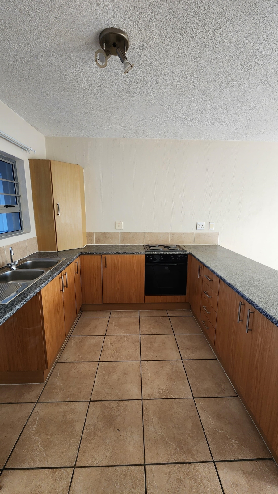 To Let 1 Bedroom Property for Rent in Beacon Bay Eastern Cape